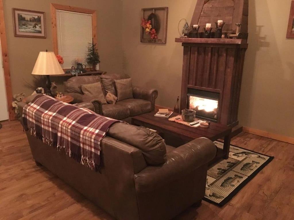Gas Fireplace, Firepit, And Cedar Adirondack Chair Spencer Exterior photo